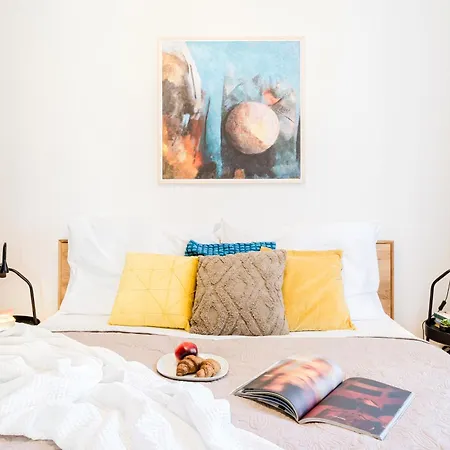 Days - Two Bedroom With Ac Next To National Theatre