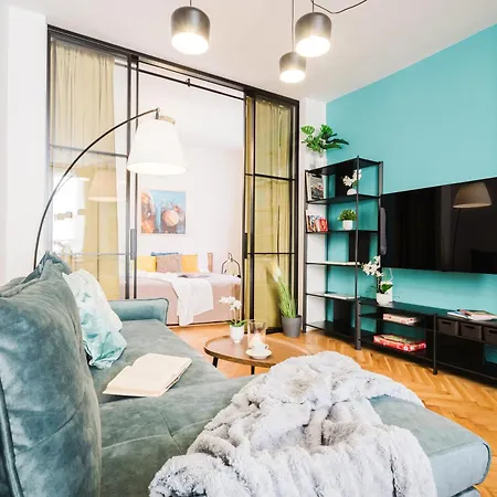 Days - Two Bedroom With Ac Next To National Theatre