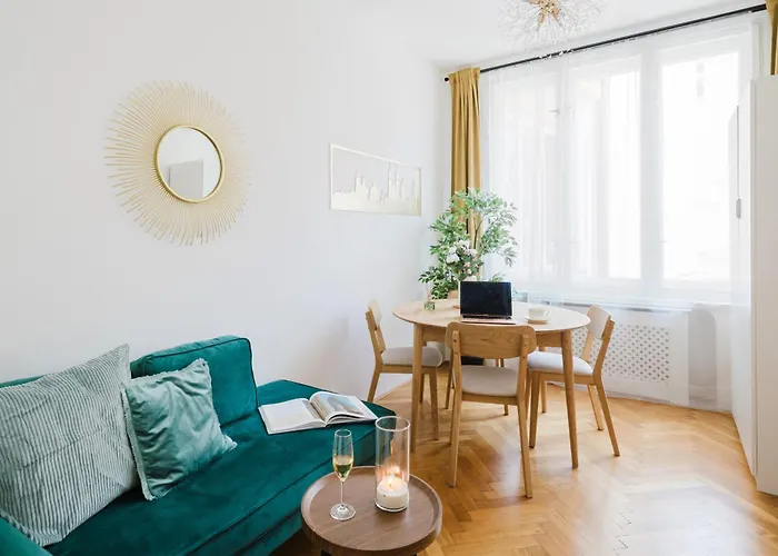 Days - Two Bedroom With Ac Next To National Theatre *