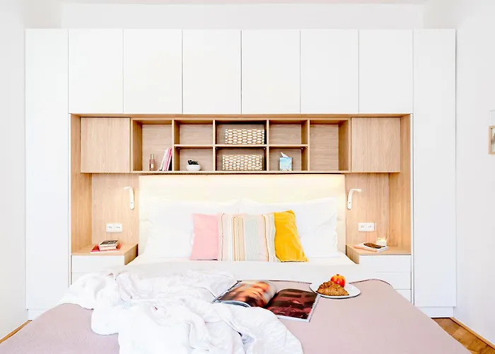 Days - Two Bedroom With Ac Next To National Theatre 프라하