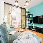 Days - Two Bedroom With Ac Next To National Theatre